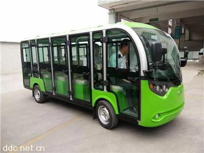  14座封闭式观光车